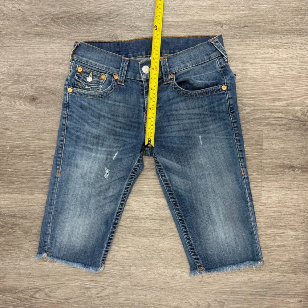 Y2K True Religion Distressed Denim Capris Size 29 - Picture 4 of 8